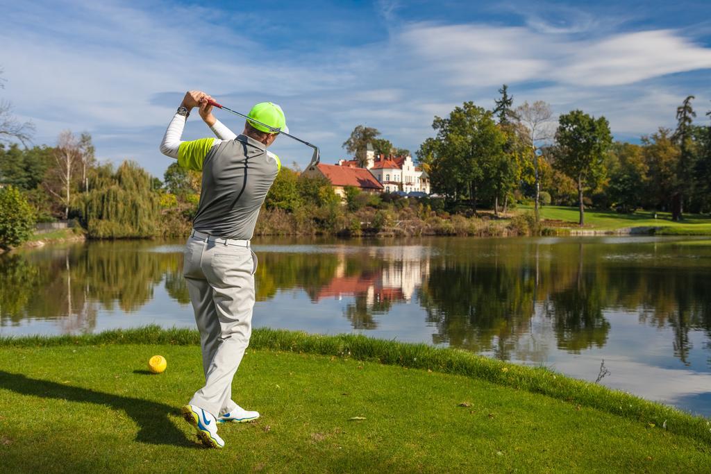 Palac Brzezno & Golf Bed & Breakfast Oborniki Śląskie